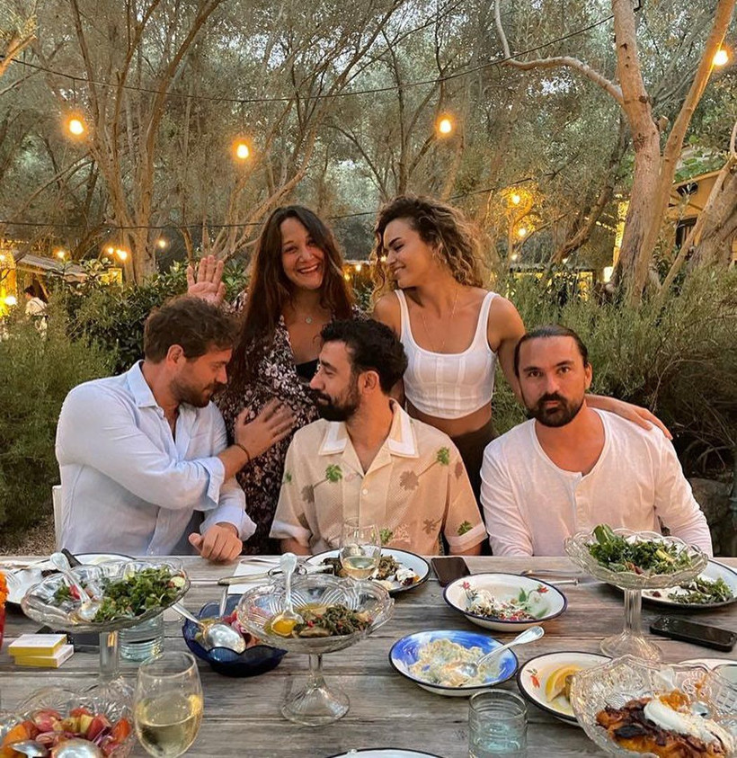 Gubse Özay'dan tatilde samimi pozlar! Barış Arduç detayı dikkat çekti - Resim: 2