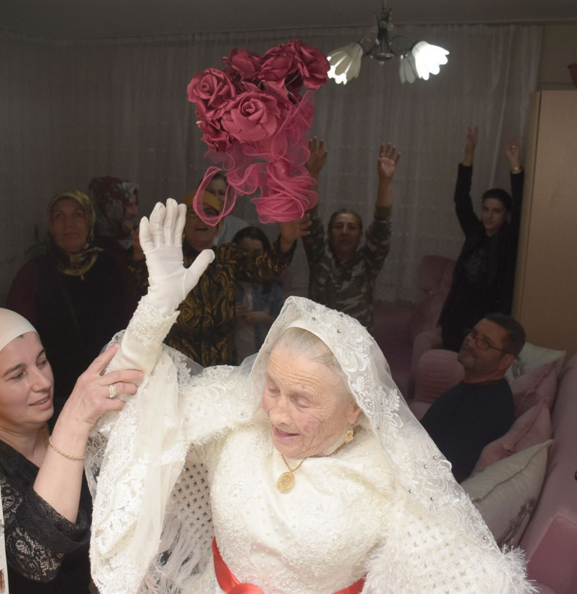 Üvey anneyle büyüdü içinde ukde kaldı 89 yaşındaki geline bakın - Resim: 4