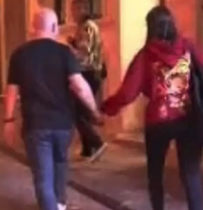 Güven Kıraç sokak ortasında genç sevgilisi ile öpüşürken ifşa oldu! Boşanma açıklaması beyin yaktı - Resim: 3