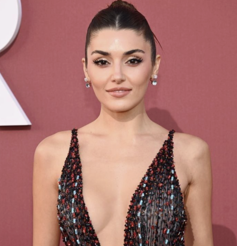 Demet Akalın'dan Hande Erçel'e tuhaf yorum! Elbisesine öyle şeyler söyledi ki... - Resim: 3