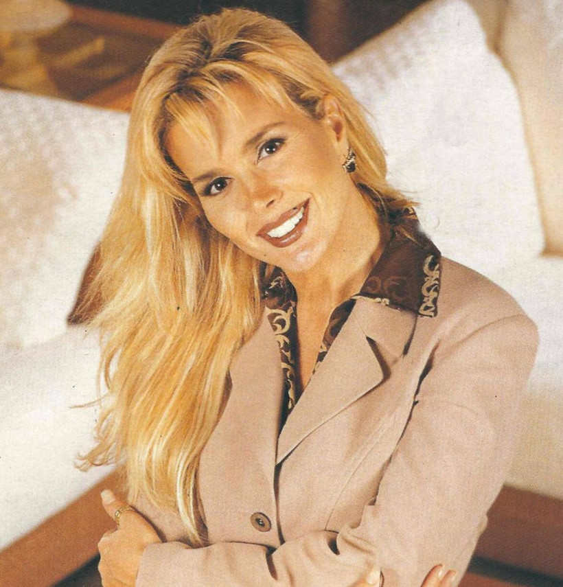 Harika Avcı'dan üzücü haber! Polisler kapıyı kırarak eve girdi - Resim: 4