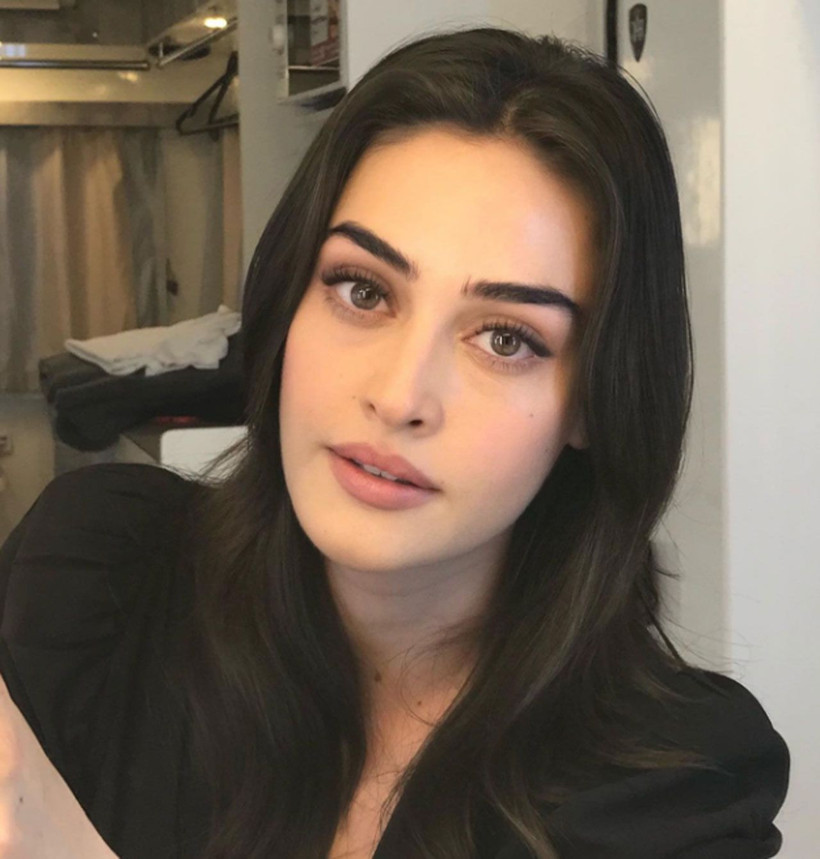 Ramo'nun Sibel'i Esra Bilgiç gerçek mesleğiyle duyanları şok etti! Meğer oyunculuğun yanı sıra... - Resim: 4