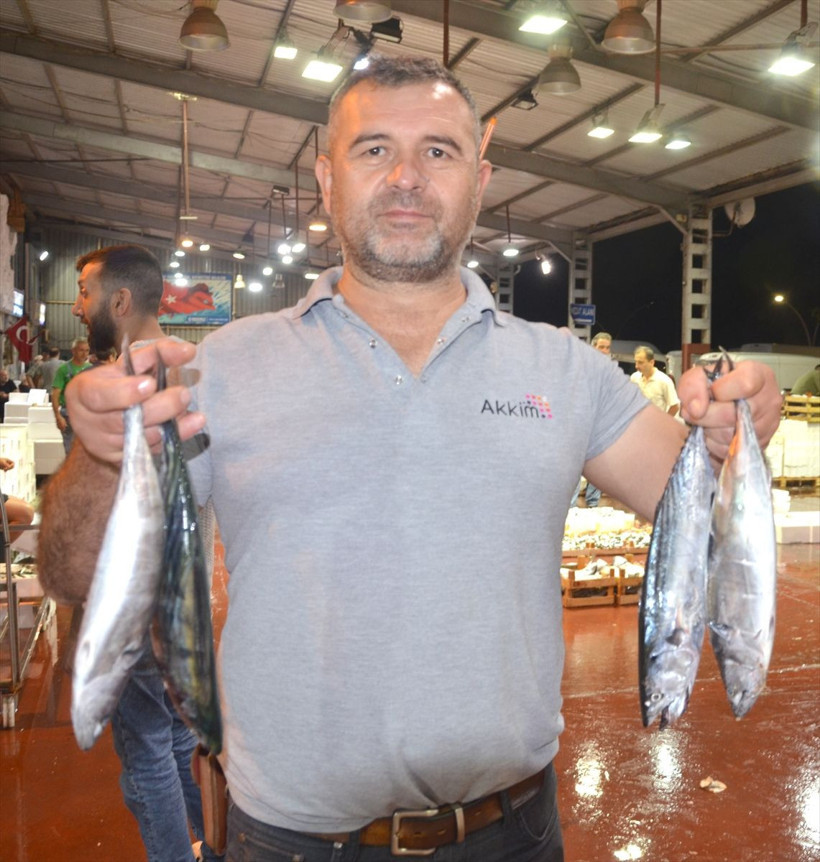 Ava çıkan balıkçılar ağları dolu döndü! Yeni sezonun ilk balık mezadı yapıldı - Resim: 7