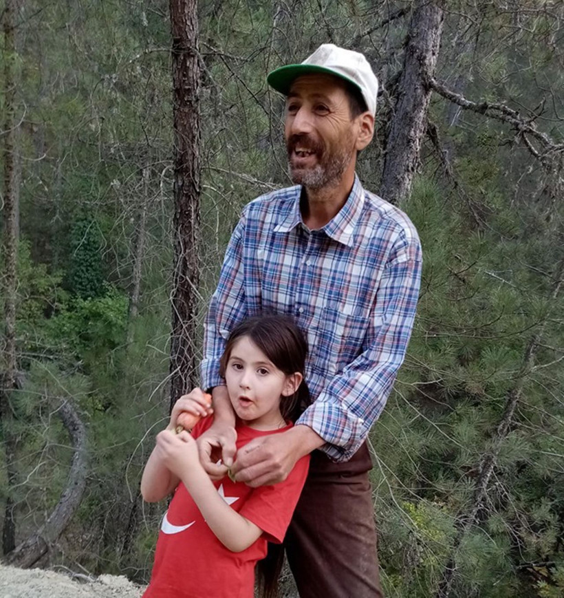 Muğlalı çiftçi kızı okula rahat gidebilsin diye 4 kilometrelik yolu yeniledi - Resim: 2