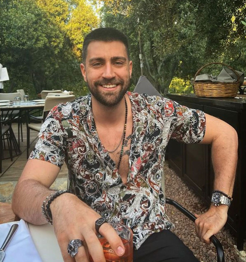 Teşkilat dizisinin başarılı oyuncusu Çağlar Ertuğrul imaj değişikliği ile sosyal medyayı salladı! - Resim: 2