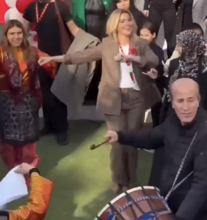 Gülben Ergen'den tesettür eleştirilerine jet yanıt! - Resim: 2