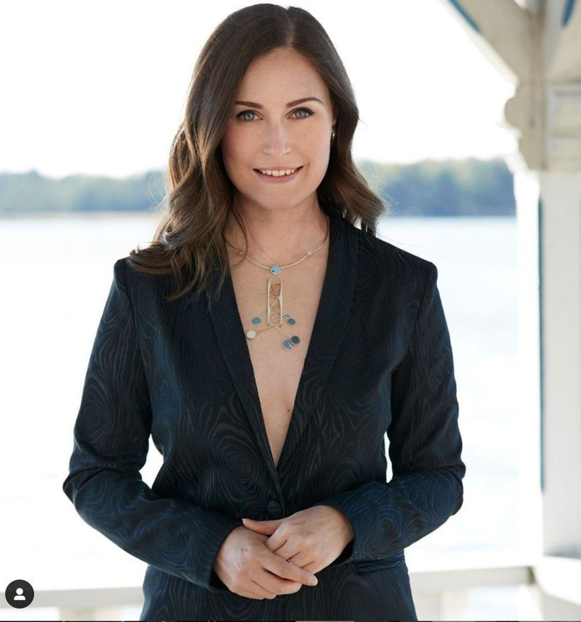 Başbakan'ın derin dekolteli fotoğrafı olay oldu! Herkes siyaset için dekoltesini paylaştı - Resim: 4