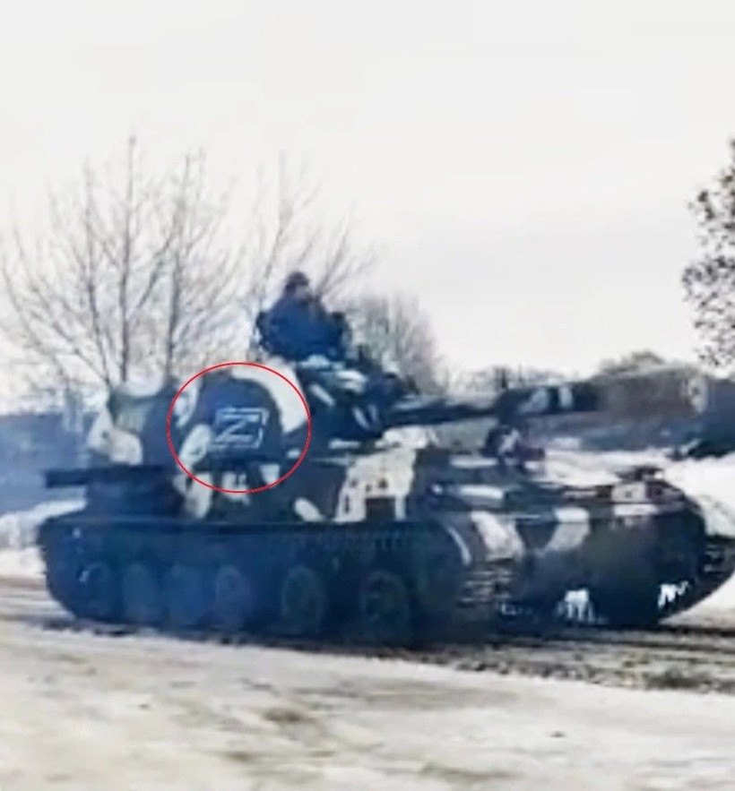 Ukrayna'daki Rus tanklarında gizemli Z harfi bakın ne anlama geliyor! Beyaz boyayla çiziliyor - Resim: 1