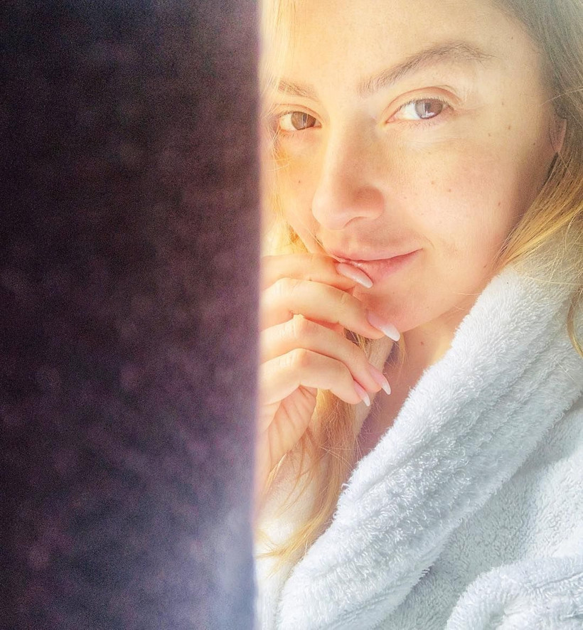 Hadise paylaştı makyajsız pozunda dikkat çeken detay - Resim: 3