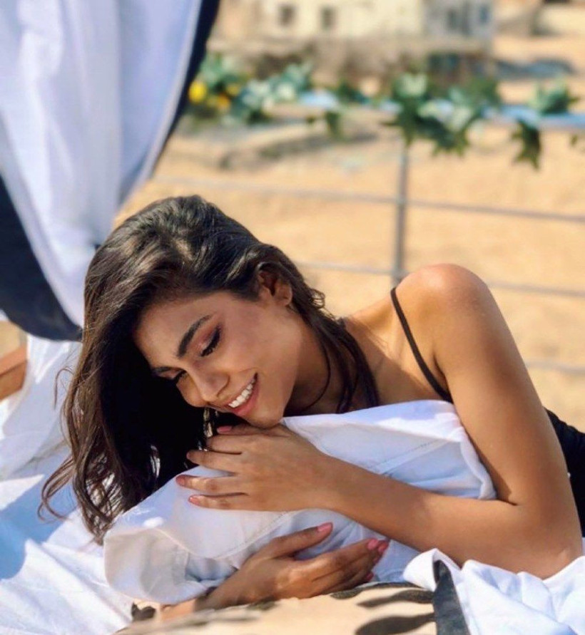 Pakistan'ın ünlü modeli Zara Abid de düşen uçaktaydı! Ülke şokta - Resim: 3