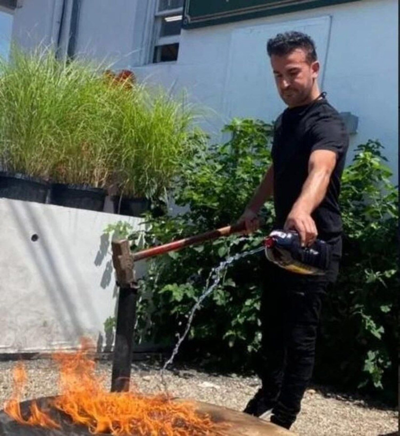 Tecavüzcülerin masasını yaktı Dünya ABD'deki Türk restorancı Zeynel'i konuşuyor - Resim: 1