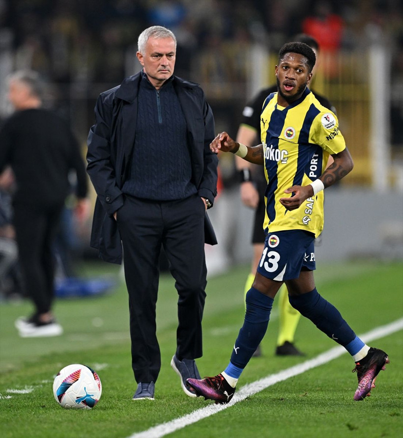 Mourinho'nun istediği oldu, Fenerbahçe yıldız futbolcunun transferine noktayı koydu! 7.5 milyon euro maaş verilecek - Resim: 3