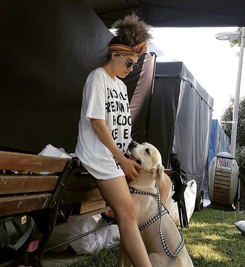 Dilan Çıtak saçlarına fön çektirdi görenleri hayrete düşürdü - Resim: 2