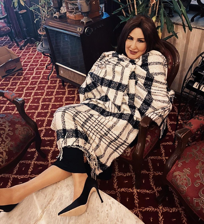 Ahlaksız teklifleri açıkladı mesajları ifşa etti! 'Günlerce ağladım' deyip Nükhet Duru itiraf etti - Resim: 1