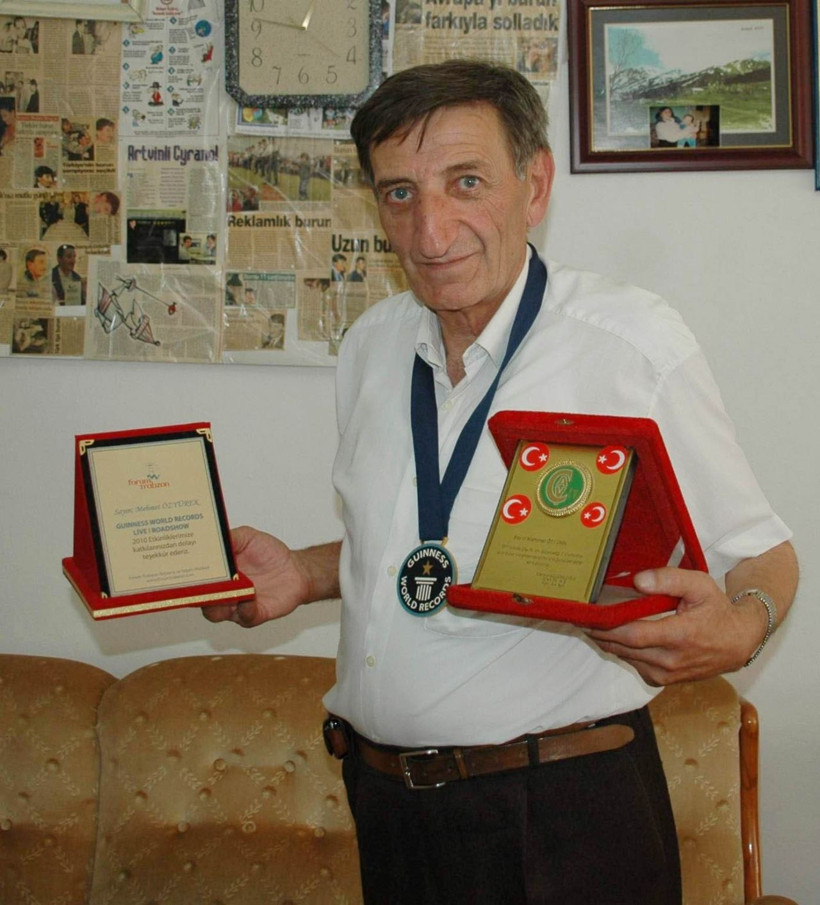 "Dünyanın en uzun burunlu adamı" seçilen Artvinli öldü, son görüntüleri Togg'la - Resim: 4