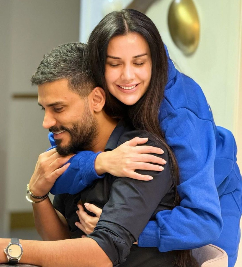 'Tahliye' partisinde tepki çeken anlar! Dilan Polat ile Sıla Doğu dudak dudağa öpüştü - Resim: 1