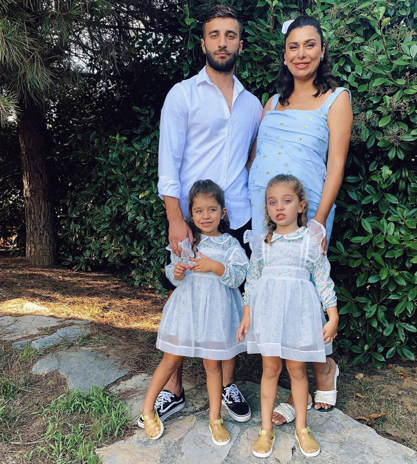 Cadılar Bayramı'nı kutlayan Ebru Şancı kızlarına ruj sürdü tepkiler çığ gibi! - Resim: 2