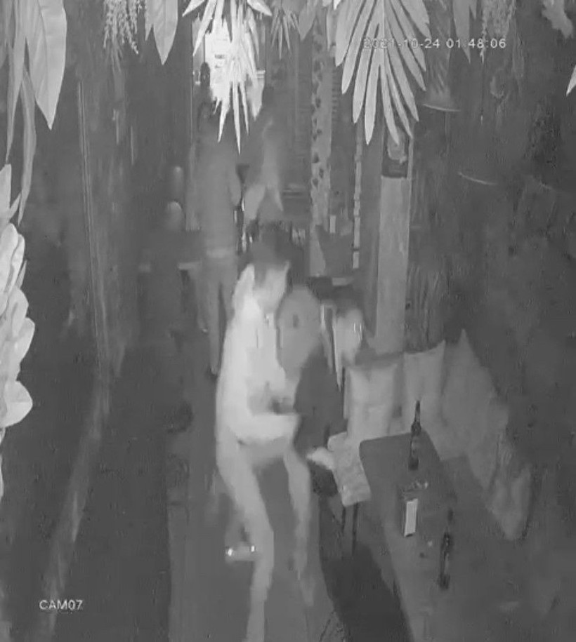 Taksim’de öldüresiye dayak! Beyin kanaması geçirdi yüzünde kırıklar var - Resim: 2