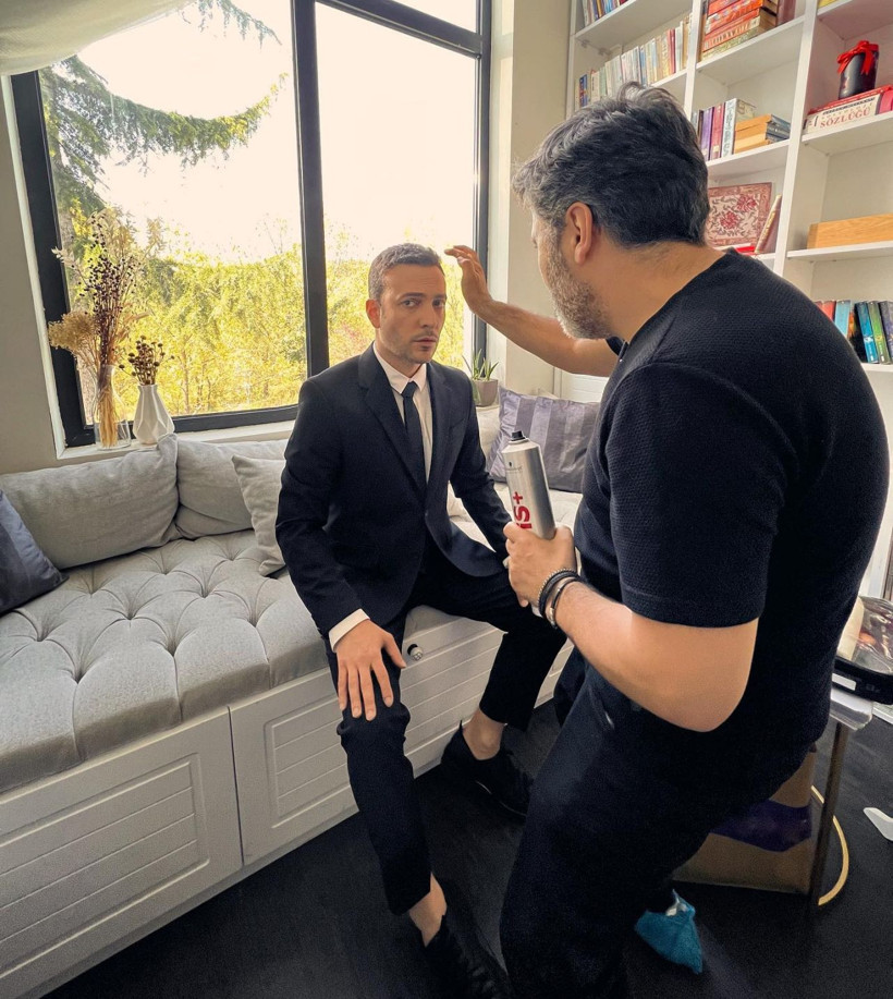 Eser Yenenler 30 senedir ülkeyi kandırıyor! Oğuzhan Koç Demet Özdemir'e övgüler dizdi - Resim: 1