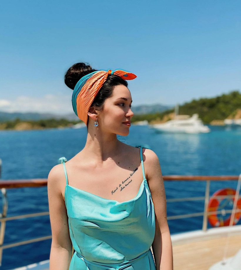 Çukur'un Nehir'i Hazal Subaşı'yı hiç böyle görmediniz küvet pozu olay - Resim: 4