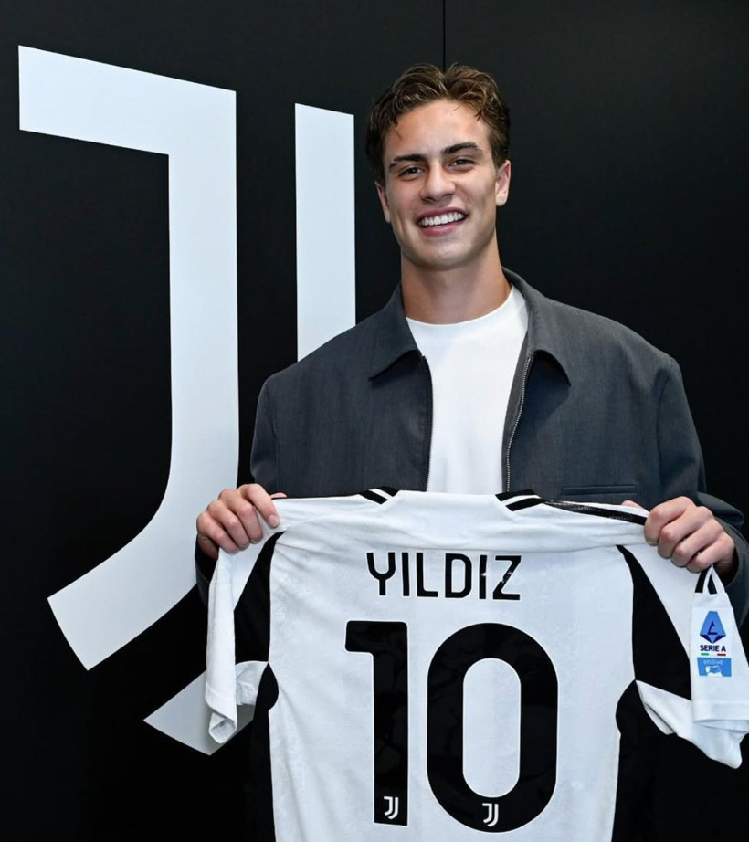 Kenan Yıldız yeni aşka yelken açtı! Çalma listesi ortaya çıkardı: Gönlünü bakın kime kaptırmış - Resim: 1