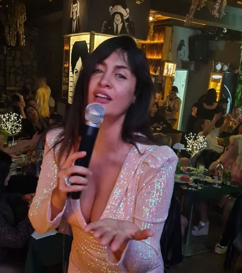 Tuğba Ekinci'den sahnede LGBT bayrağı açan Gülşen'e şok iddialar! "Bu isimlerle ben Madonna olurdum" - Resim: 3