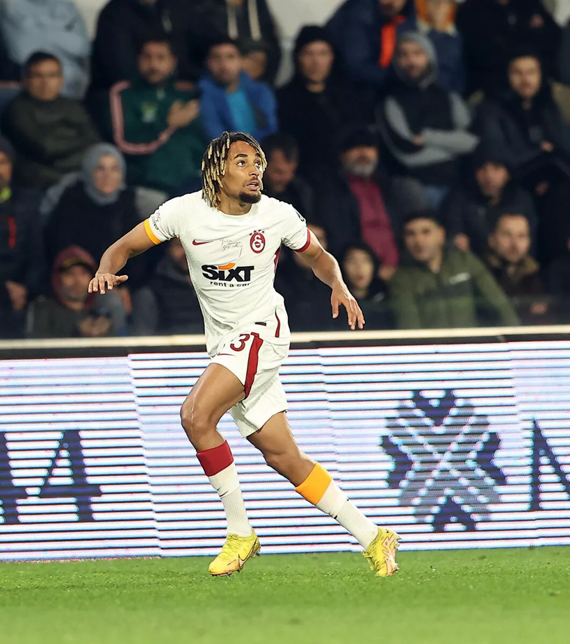 Galatasaray'da transfer harekatı! 5 isim yolcu, 3 sürpriz isim geliyor! - Resim: 4