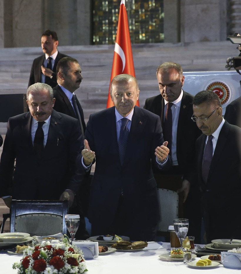 TBMM Başkanı Şentop, milletvekillerine iftar verdi - Resim: 2