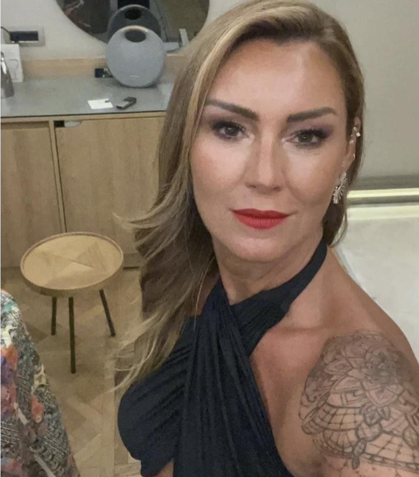 Pınar Altuğ yıllara meydan okuyor! Siyah bikinili karesine yorum yağdı... - Resim: 3