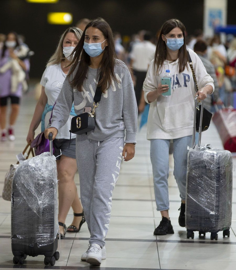 Antalya'ya ilk Rus turist kafilesi geldi - Resim: 1