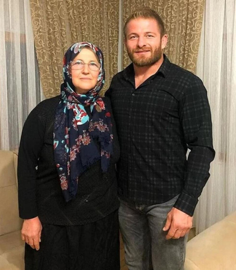 Survivor İsmail Balaban'ın nişanlısı Gamze herşeyi sildi annesi ifşa etmişti - Resim: 2