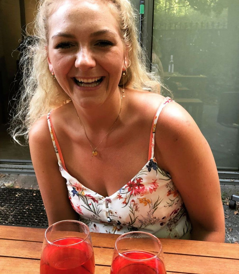 Gazeteci, röportaj için gittiği swinger partisinde canlı yayında cinsel ilişkiye girdi - Resim: 2