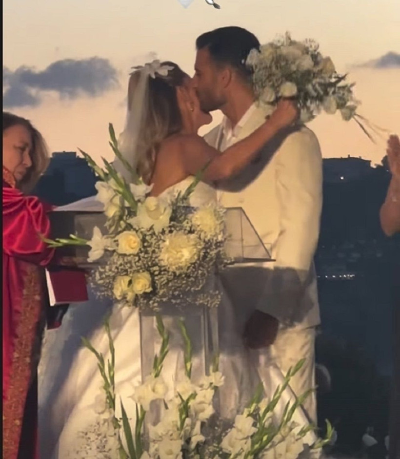 Esra Erol'un kardeşi Eda Erol, Ekrem Karaçayır ile evlendi! Damat düğünde ağlayınca... - Resim: 1