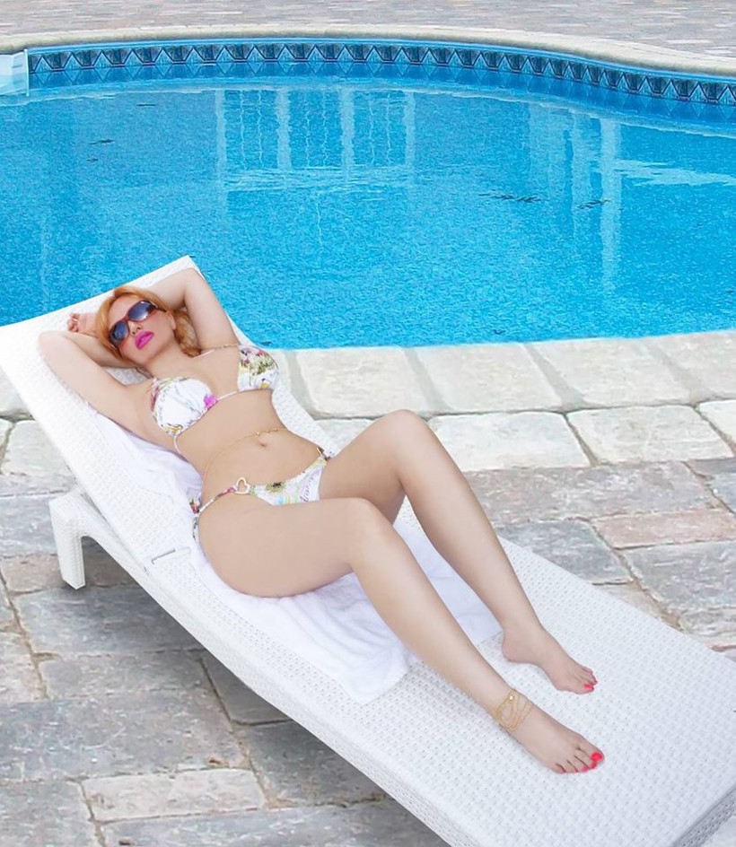 Adnan Hoca'nın kedisinden bikini şov! - Resim: 1