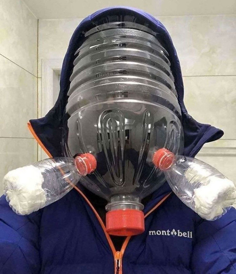 Metroda pazarda sokakta herkesi şaşkına çeviren koronavirüs önlemleri - Resim: 1