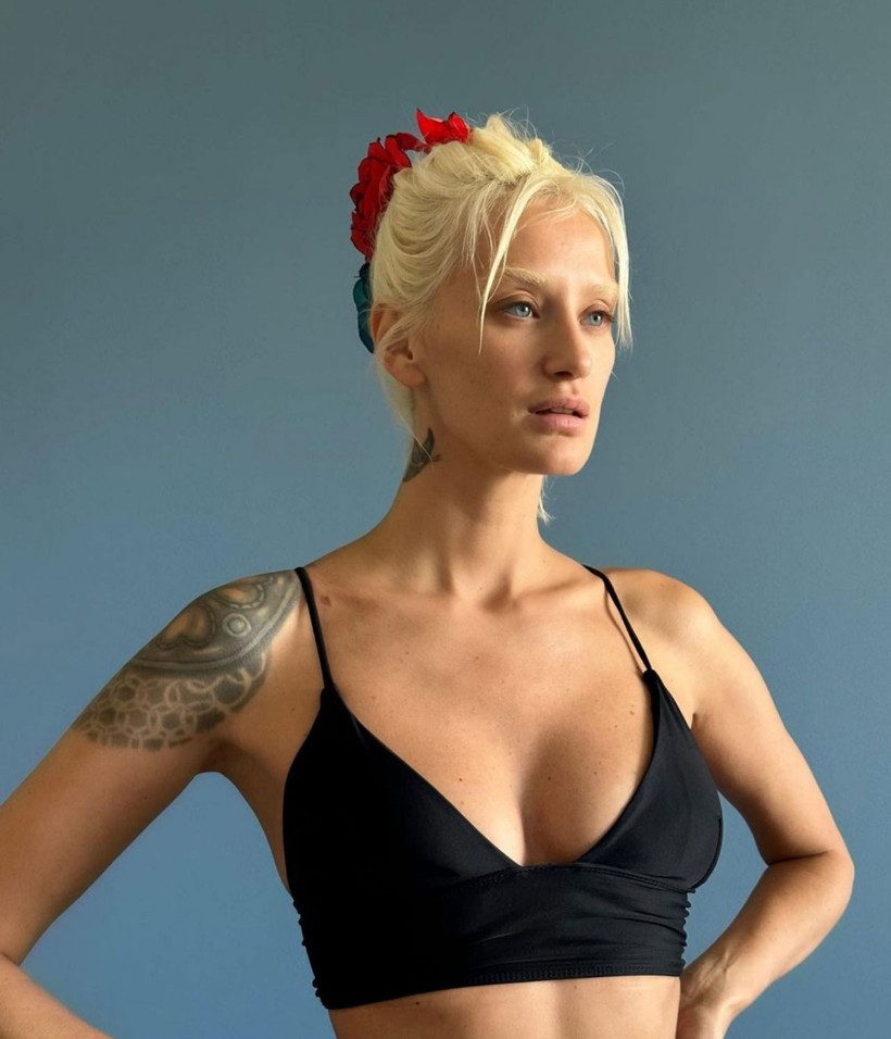 Didem Soydan çıplaklığı abarttı! Denize üstsüz girip paylaştı - Resim: 2