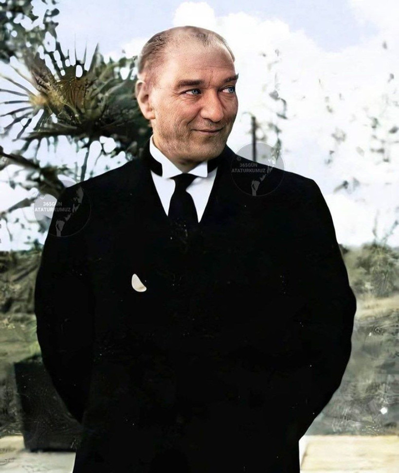 Pınar Altuğ 'bu kadar zor olmamıştı' dedi! İşte ünlülerin 10 Kasım mesajları - Resim: 1