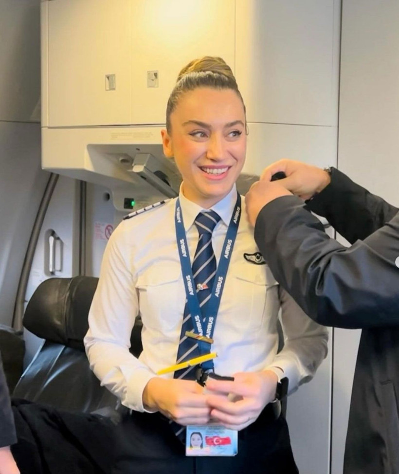 Kaptan'ın eşi 'kaptan pilot' oldu! Hem 3 çocuk doğurup büyüttü hem de kariyer yaptı - Resim: 1