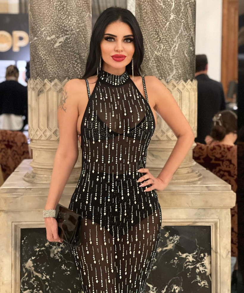 Gizlice yapıyorlar! Ebru Polat ifşa etti: Üst katımda Ruslar... Esra Ezmeci'ye özendi +18 itirafları paylaştı - Resim: 1