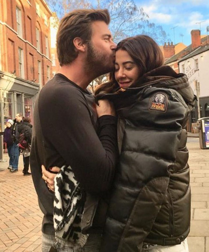 Kıvanç Tatlıtuğ ile Başak Dizer'i tehdit eden sapığın cezası belli oldu - Resim: 1