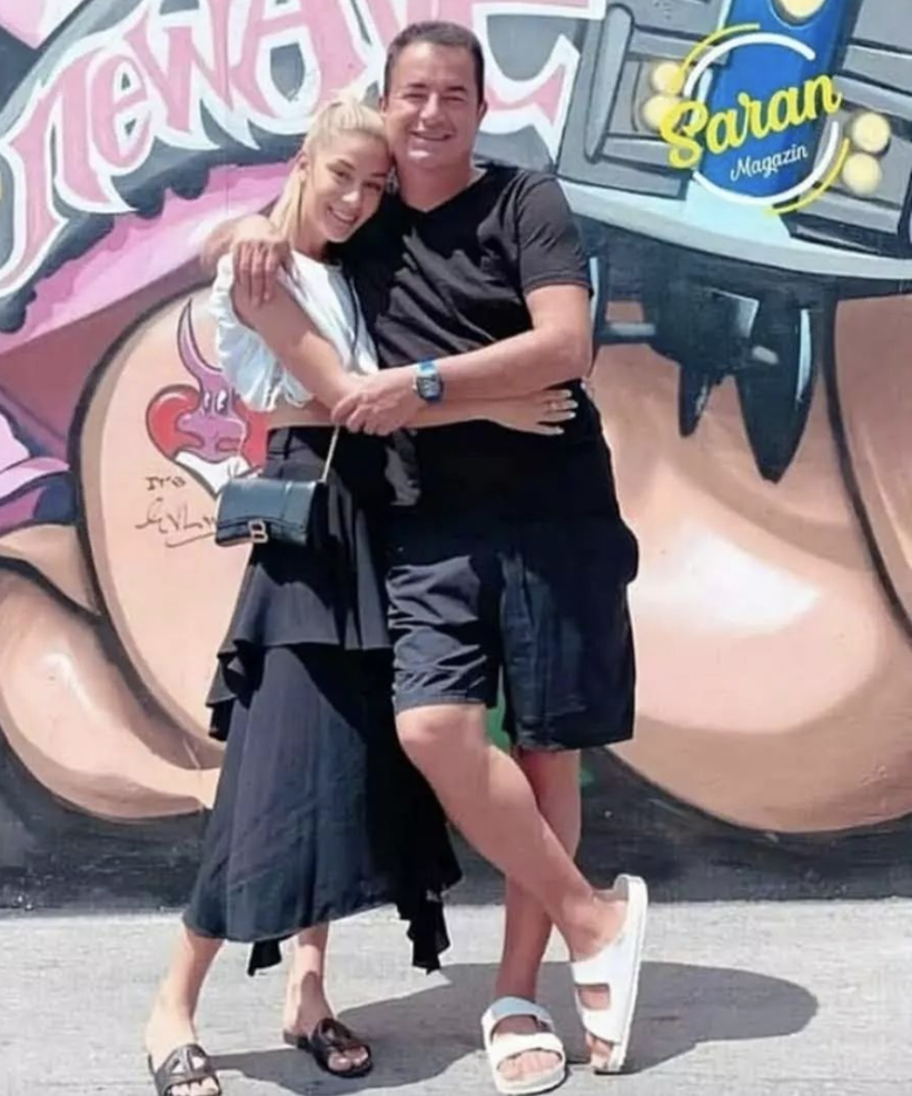 Acun genç aşkı Ayça Çağla Altunkaya'yı yanından ayırmıyor! Pozlarına yorum yağdı - Resim: 4