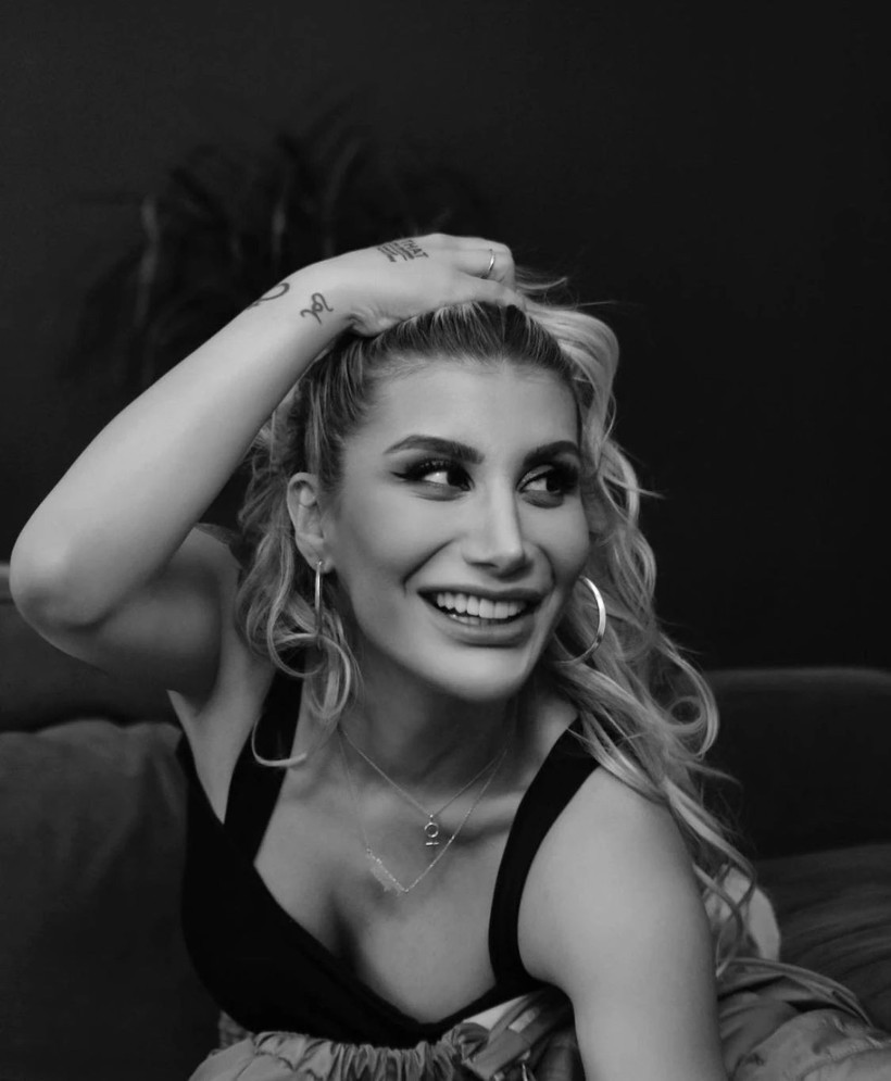 Ünlü şarkıcı İrem Derici o paylaşımı ile dikkat çekti! Yorum yağdı... - Resim: 4