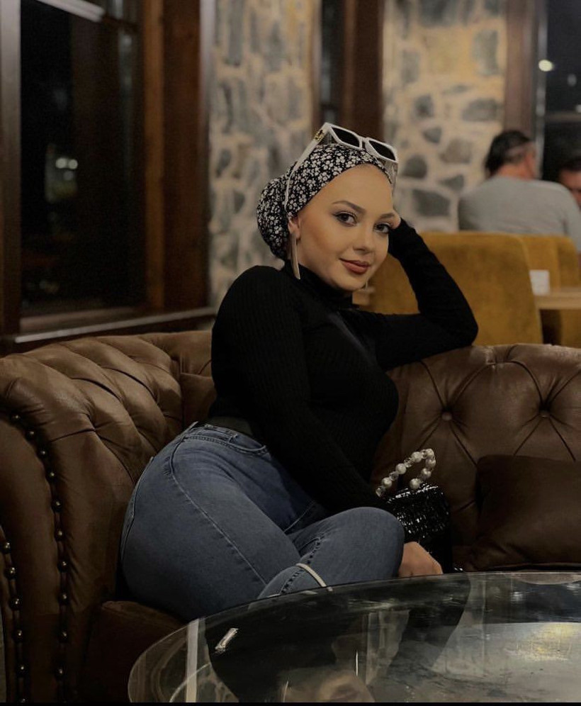 'Başörtülü Twerk dansçısı' fuhuşçu 'Pembe Panter' çıktı! İfşa olunca başörtüsünü çıkardı! - Resim: 1