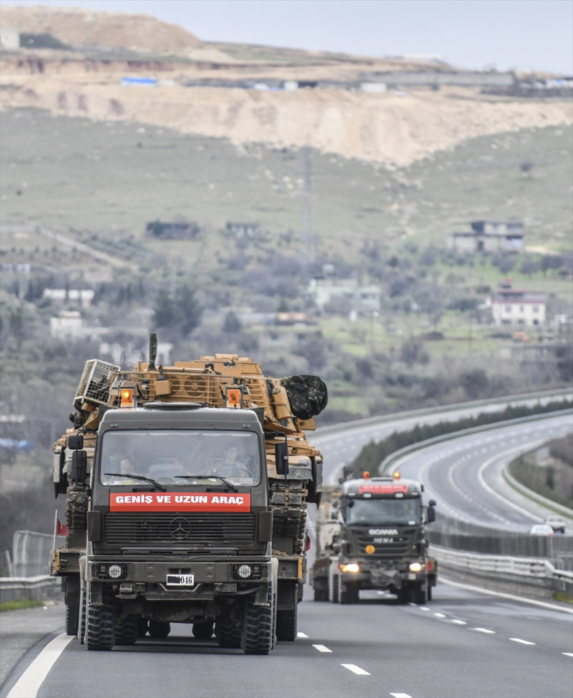 Sınıra askeri sevkiyat tam gaz devam ediyor... - Resim: 1